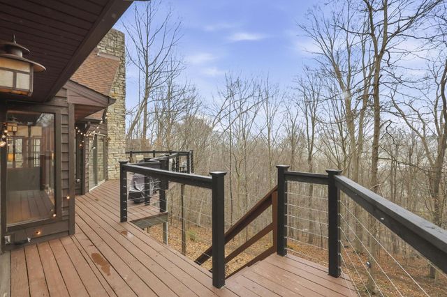 1640 Cardinal Hill Lane, Sugar Grove, OH 43155