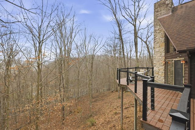 1640 Cardinal Hill Lane, Sugar Grove, OH 43155