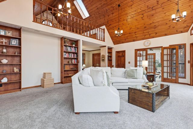 1640 Cardinal Hill Lane, Sugar Grove, OH 43155