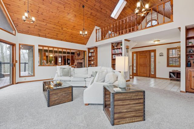 1640 Cardinal Hill Lane, Sugar Grove, OH 43155