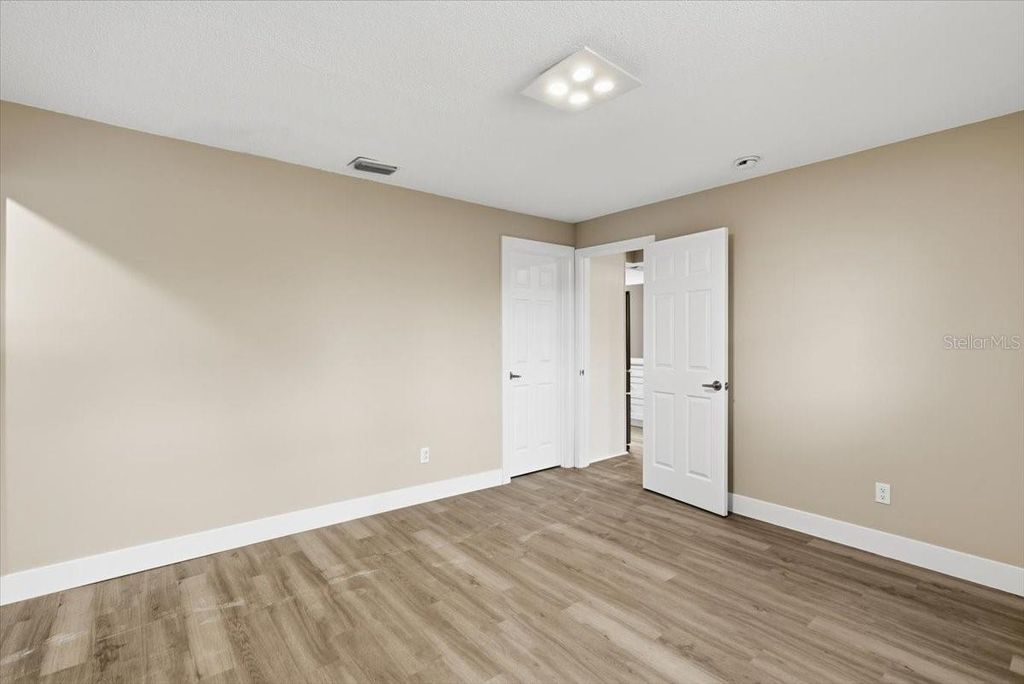 Image 15 of property listing at 1719 WESTERN ROAD, South Daytona, FL 32119