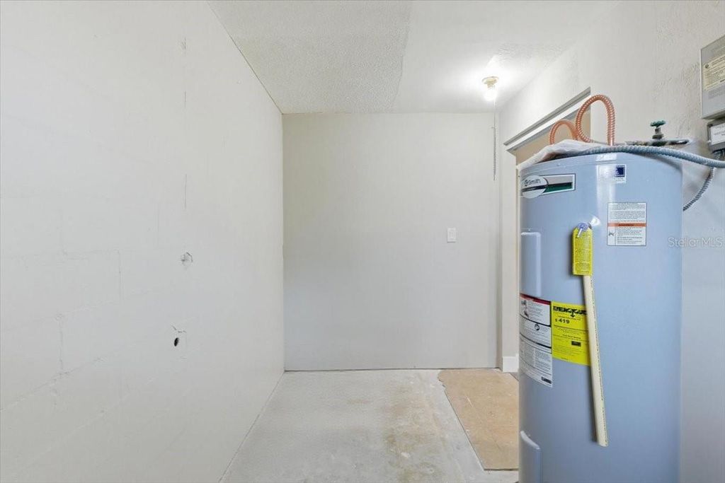 Image 30 of property listing at 1719 WESTERN ROAD, South Daytona, FL 32119