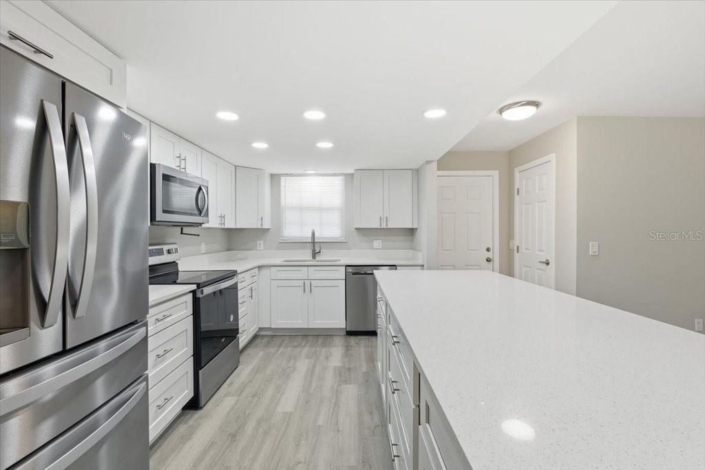 Image 9 of property listing at 1719 WESTERN ROAD, South Daytona, FL 32119