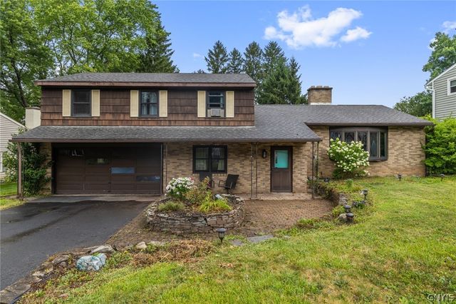 111 Hillside Way, Camillus, NY 13031