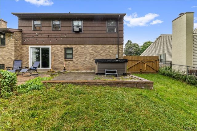 111 Hillside Way, Camillus, NY 13031
