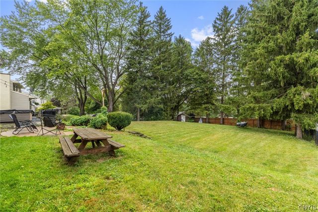 111 Hillside Way, Camillus, NY 13031