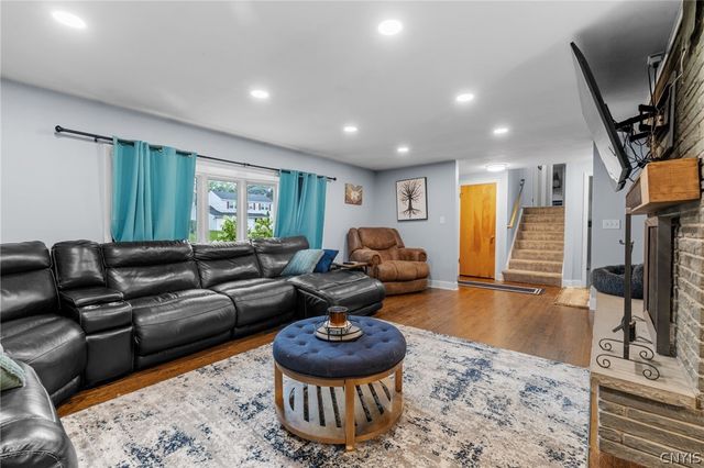 111 Hillside Way, Camillus, NY 13031