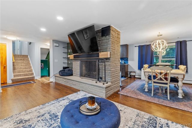 111 Hillside Way, Camillus, NY 13031