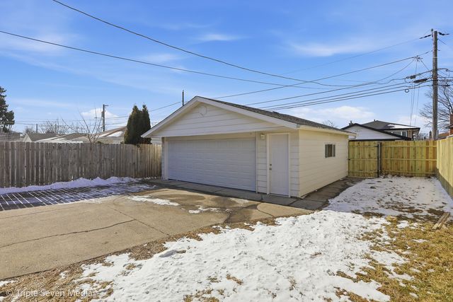 494 Oglesby Avenue, Calumet City, IL 60409