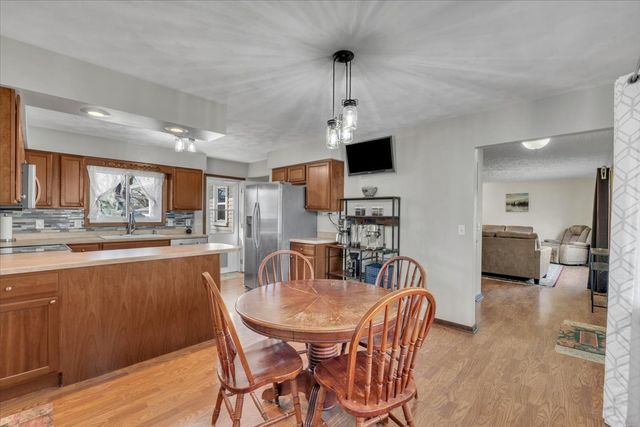 5332 31st Avenue Court, Moline, IL 61265