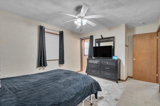 5332 31st Avenue Court, Moline, IL 61265