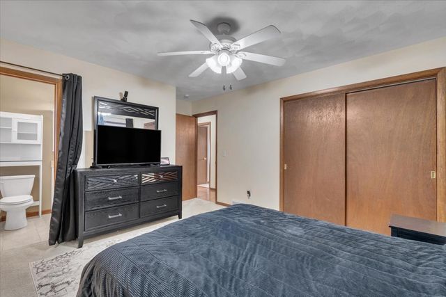 5332 31st Avenue Court, Moline, IL 61265