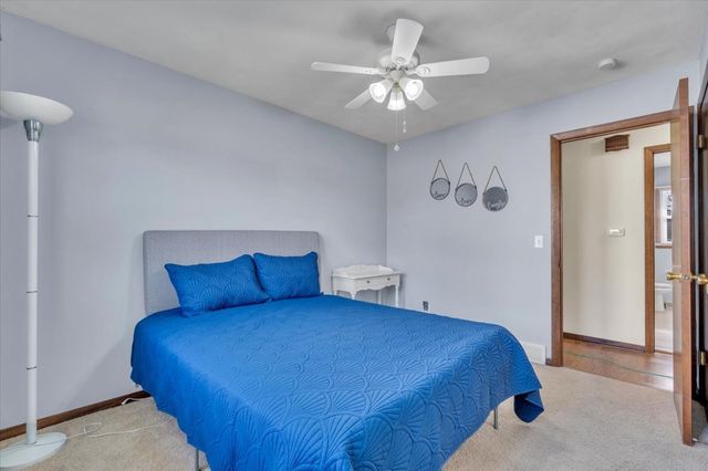 5332 31st Avenue Court, Moline, IL 61265