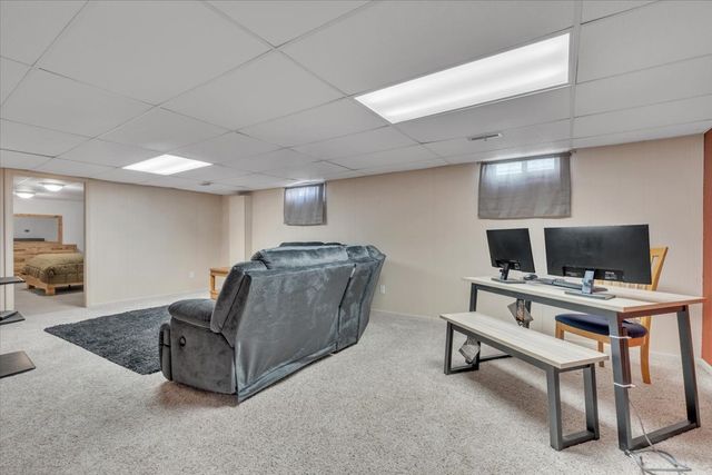 5332 31st Avenue Court, Moline, IL 61265