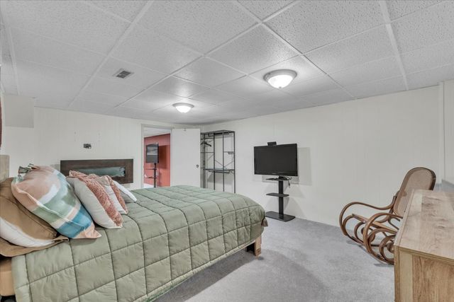 5332 31st Avenue Court, Moline, IL 61265