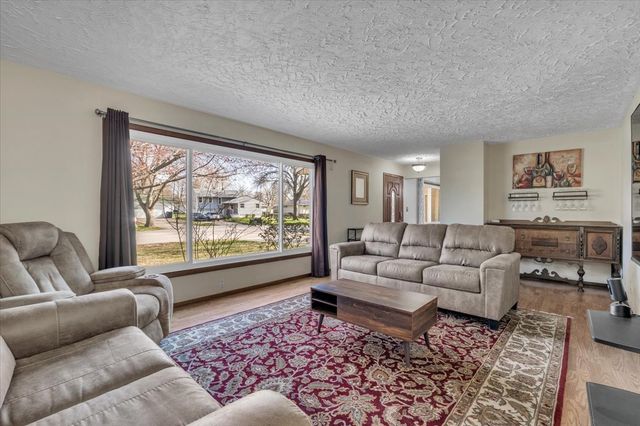 5332 31st Avenue Court, Moline, IL 61265