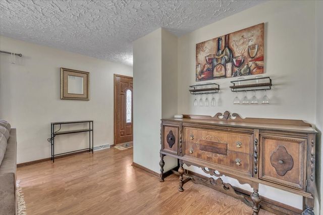 5332 31st Avenue Court, Moline, IL 61265