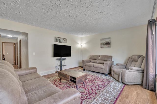 5332 31st Avenue Court, Moline, IL 61265