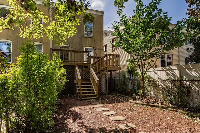 132 AVENUE C, Bayonne, NJ 07002