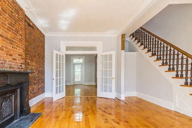 132 AVENUE C, Bayonne, NJ 07002