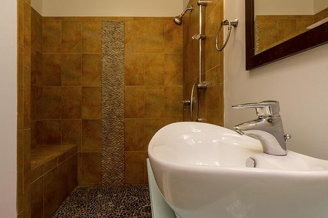 132 AVENUE C, Bayonne, NJ 07002