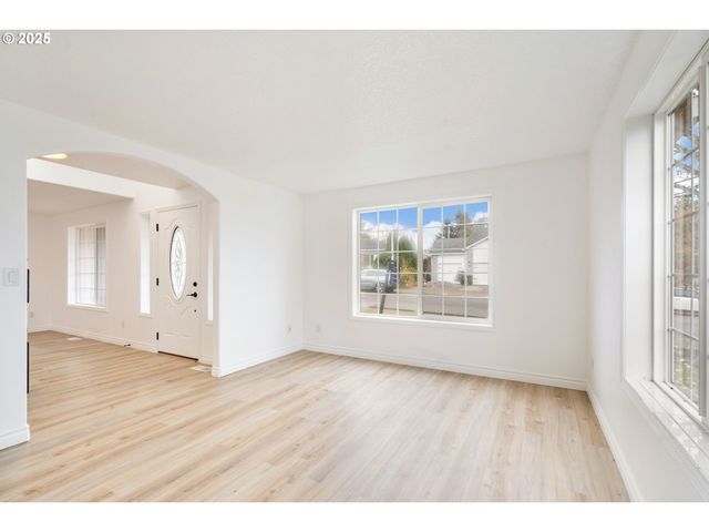 2952 Nw OGDEN St, Camas, WA 98607