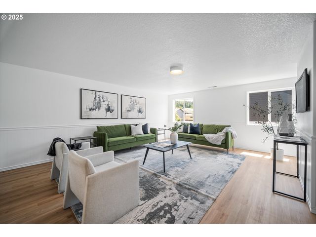 2952 Nw OGDEN St, Camas, WA 98607