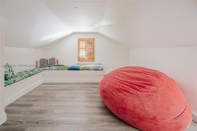 11080 Peachtree Dr, Miami, FL 33161