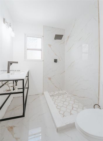 11080 Peachtree Dr, Miami, FL 33161