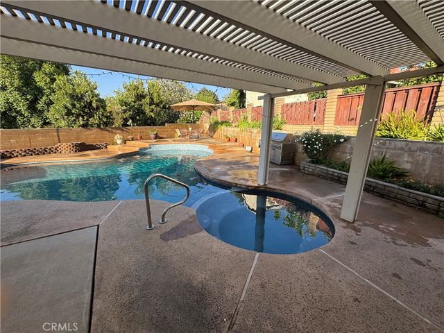 235 Pinewood Court, Redlands, CA 92374
