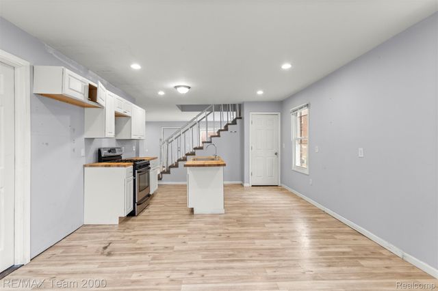 16145 Stahelin Avenue, Detroit, MI 48219