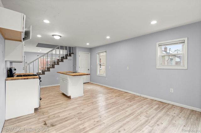 16145 Stahelin Avenue, Detroit, MI 48219