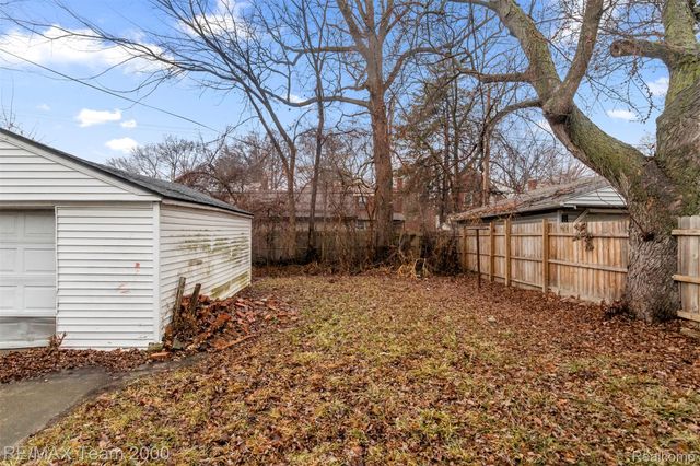 16145 Stahelin Avenue, Detroit, MI 48219