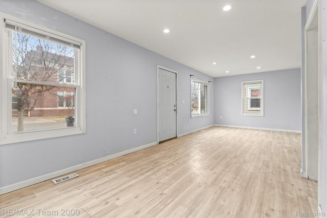 16145 Stahelin Avenue, Detroit, MI 48219