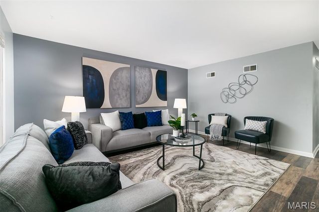 318 N Dade Avenue, Ferguson, MO 63135