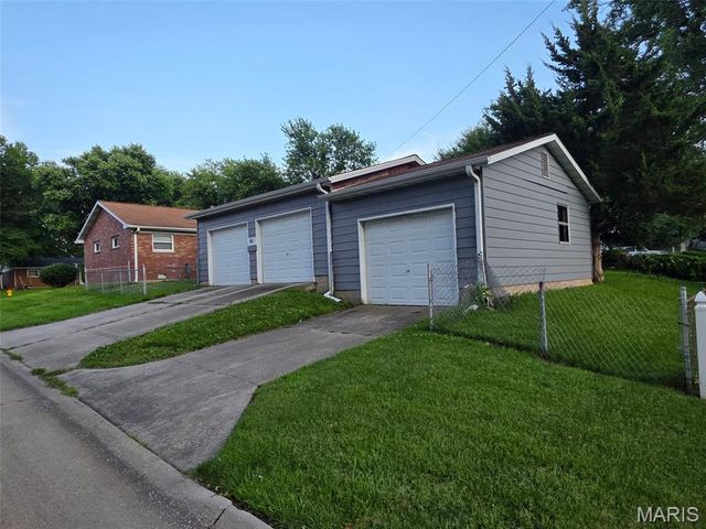 41 Crossroad Drive, Fairview Heights, IL 62208