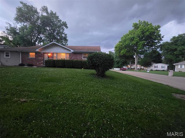 41 Crossroad Drive, Fairview Heights, IL 62208
