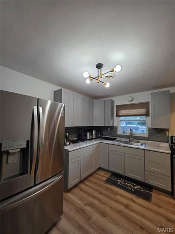 41 Crossroad Drive, Fairview Heights, IL 62208