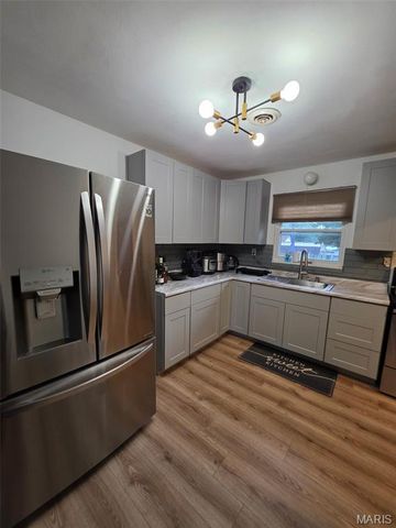 41 Crossroad Drive, Fairview Heights, IL 62208