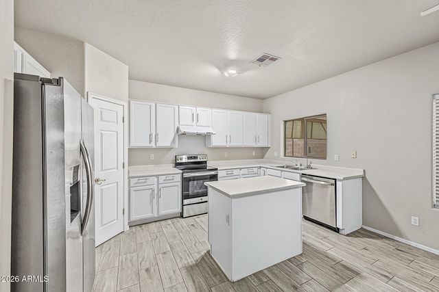 10039 E PAMPA Avenue, Mesa, AZ 85212