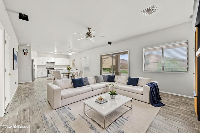 10039 E PAMPA Avenue, Mesa, AZ 85212