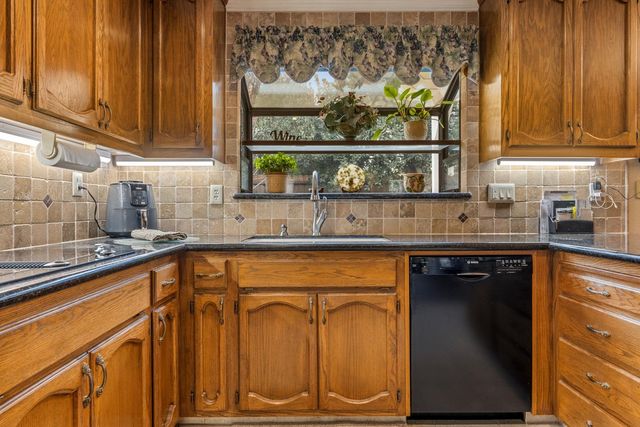 1807 Orchis Ct, Lodi, CA 95242