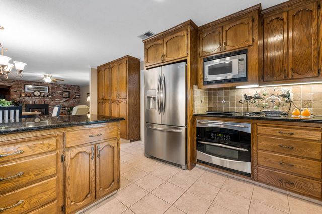 1807 Orchis Ct, Lodi, CA 95242