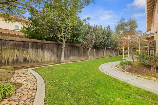 1807 Orchis Ct, Lodi, CA 95242