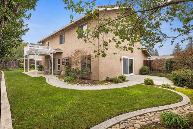 1807 Orchis Ct, Lodi, CA 95242