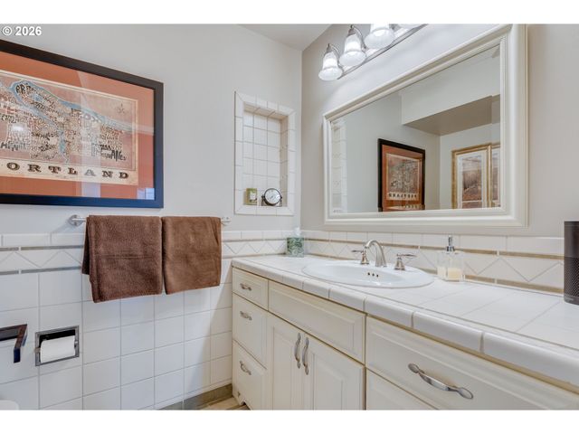 4244 Ne 125TH Pl, Portland, OR 97230