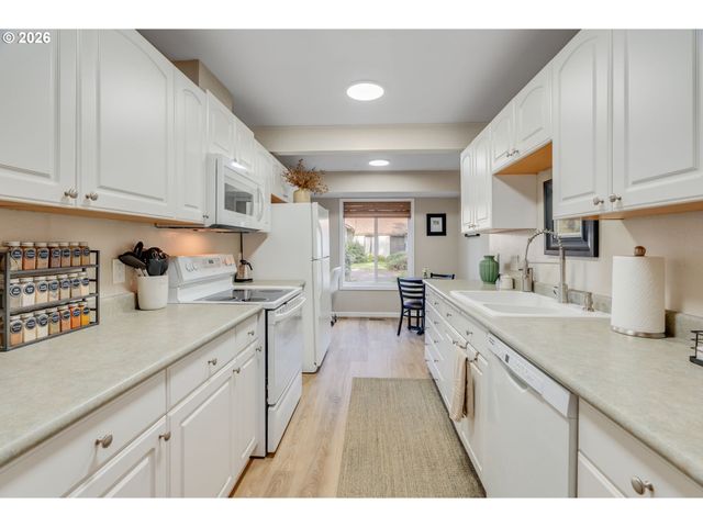 4244 Ne 125TH Pl, Portland, OR 97230
