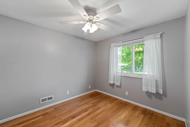 3098 Evelyn Street, Roseville, MN 55113