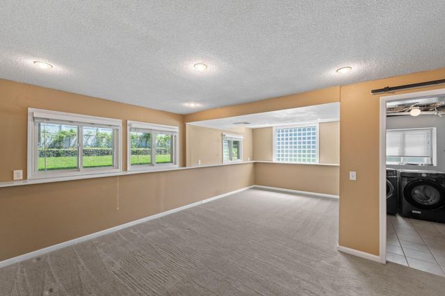 3098 Evelyn Street, Roseville, MN 55113