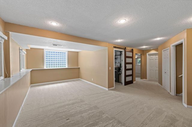3098 Evelyn Street, Roseville, MN 55113